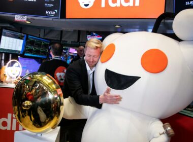 A Reddit Inc. Sofreu A Queda Mais Significativa Em Um Dia Desde Sua Ipo, Caindo 11% Para Fechar Em Us$ 57,75