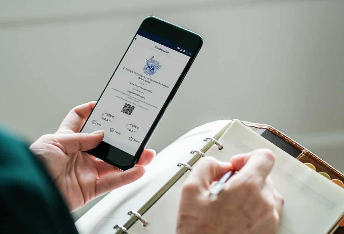 El Tecnológico De Monterrey Emitirá Diplomas Universitarios A Través De Una Plataforma Basada En Blockchain