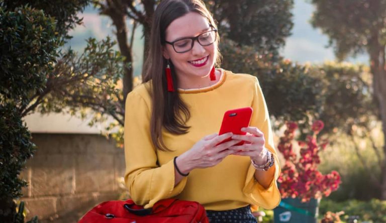 Red Sofa Es Una Startup De Creación De Contactos Digital