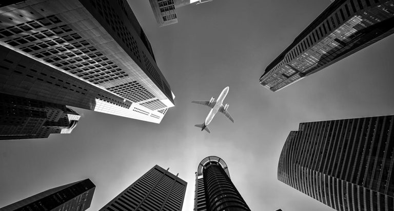 Doble Revés Para Despegar: Enfrenta Demanda Y Suspende Operaciones En Córdoba