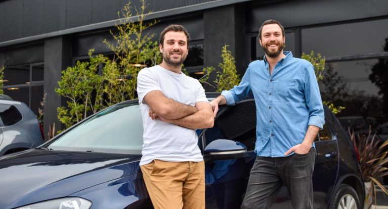 Nace Titán Regional De Venta De Autos. Kavak Y Checkars Se Fusionan