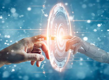 Lenovo invertirá USD$100 millones en su red global de inteligencia artificial, asignando 15% del monto específicamente para América Latina. 