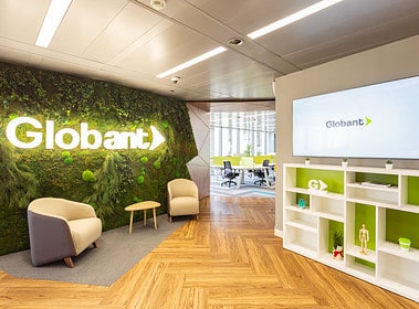 Globant, an Argentine software company, bought a majority stake in the creative agency GUT, to strengthen marketing services.