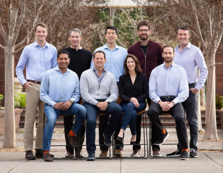 Vcs Show Unusual Interest In Ai Giants Openai And Anthropic