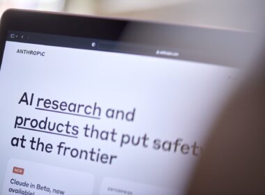 Com O Lançamento Do Claude 3 Opus, Sonnet E Haiku, O Anthropic Busca Precisão E Eficiência Nas Respostas Geradas Por Ia.